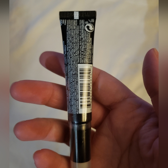 Revlon ColorStay Skin Awaken 5-in-1 Concealer, Lightweight, Creamy Longlasting - Picture 5 of 7